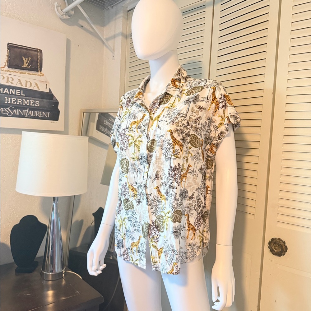 Jane + Delancey Giraffe Print Button Down Shirt Dolman Sleeve – Size L